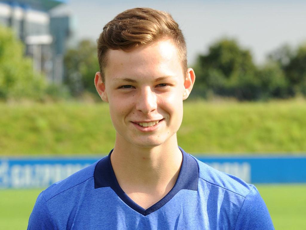 Luca Beckenbauer, Enkel von Franz Beckenbauer und Kapitän der Schalker B-Junioren-Mannschaft Luca Beckenbauer, Enkel von Franz Beckenbauer und Kapitän der Schalker B-Junioren-Mannschaft