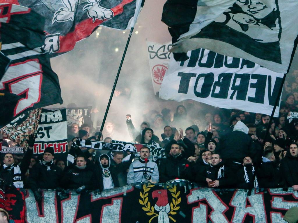 Im Pokalspiel gegen Hannover war im Frankfurter Block gezündelt worden Im Pokalspiel gegen Hannover war im Frankfurter Block gezündelt worden