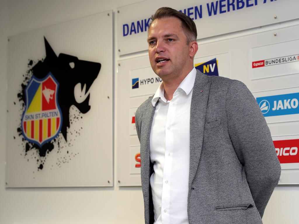 SKN-Generalmanager Andreas Blumauer verkündet die Frohbotschaft SKN-Generalmanager Andreas Blumauer verkündet die Frohbotschaft