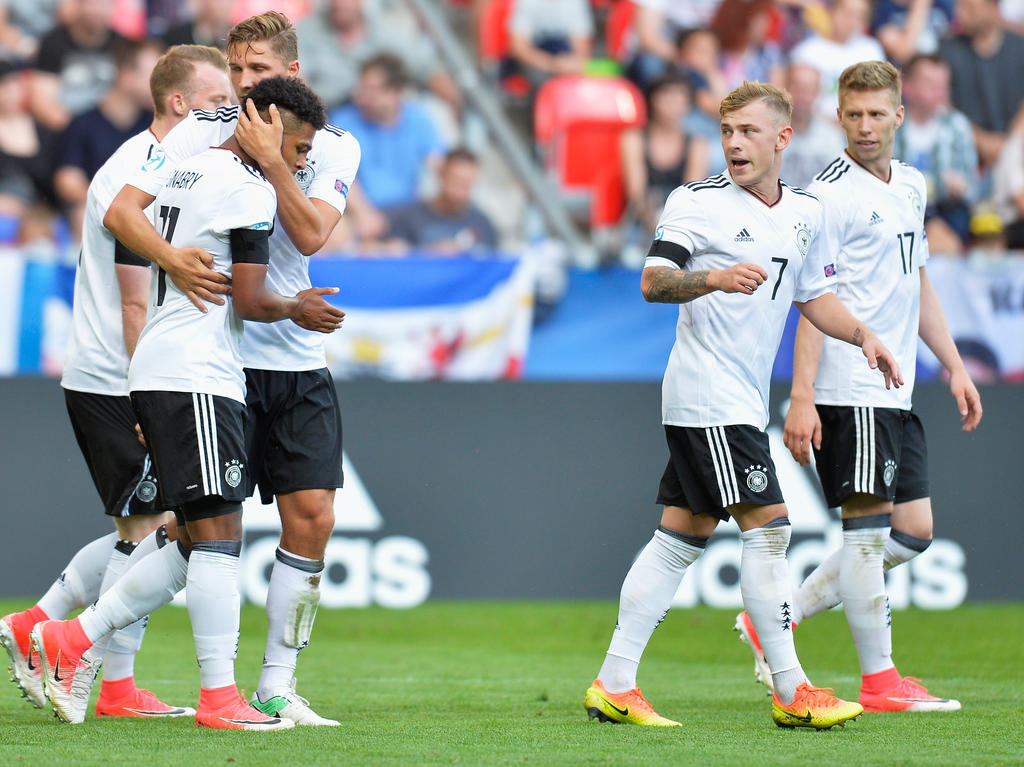 Deutscher Jubel nach dem 2:0-Endstand durch Serge Gnabry (2.v.l.) Deutscher Jubel nach dem 2:0-Endstand durch Serge Gnabry (2.v.l.)