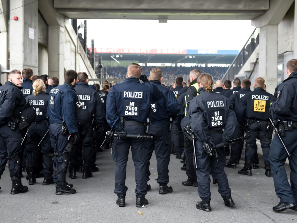 Polizei will Leipzig-Fans zukünftig besser betreuen Polizei will Leipzig-Fans zukünftig besser betreuen