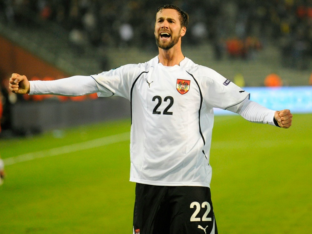 Maierhofer ist das Opfer einer Beißattacke geworden Maierhofer ist das Opfer einer Beißattacke geworden