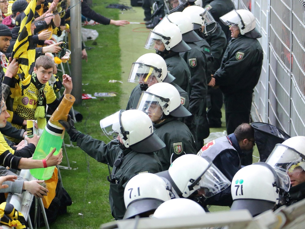 Die Polizei stockt für das Dortmunder Heimspiel auf Die Polizei stockt für das Dortmunder Heimspiel auf