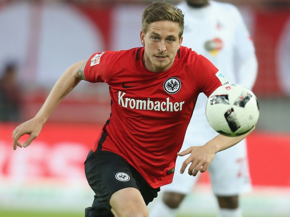 Steht kurz vor einem Wechsel zu Schalke: Bastian Oczipka Steht kurz vor einem Wechsel zu Schalke: Bastian Oczipka