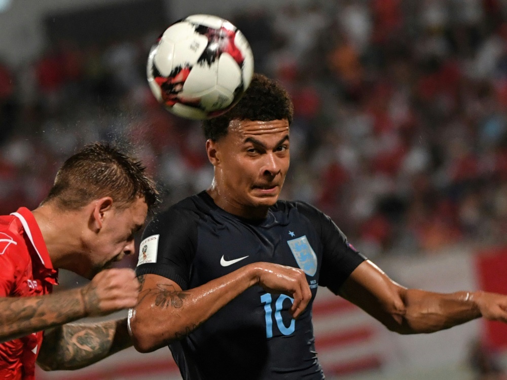 Dele Alli zeigte in der WM-Quali den Mittelfinger Dele Alli zeigte in der WM-Quali den Mittelfinger