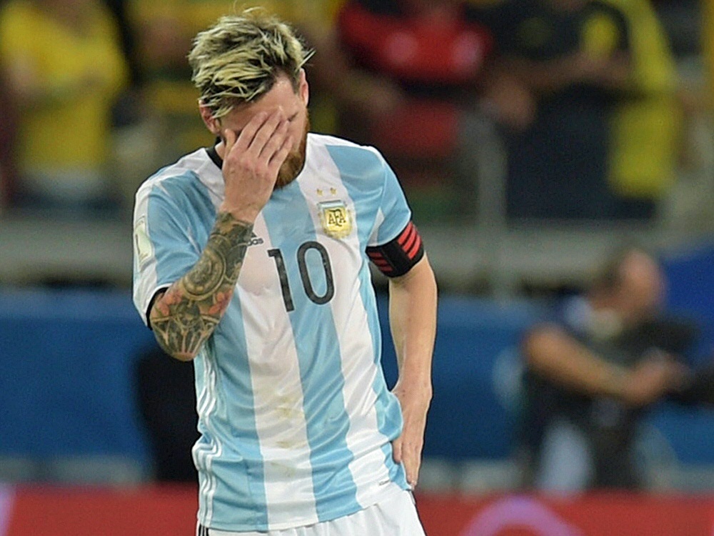 Lionel Messi musste sich auf dem Flug übergeben Lionel Messi musste sich auf dem Flug übergeben
