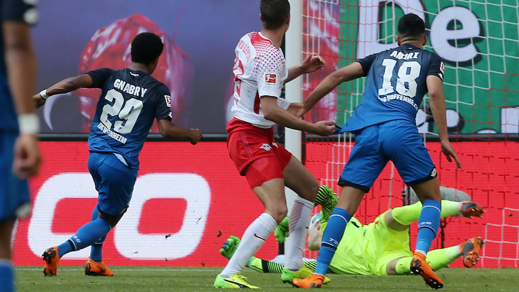 Serge Gnabry trifft zum 2:0 für Hoffenheim in Leipzig