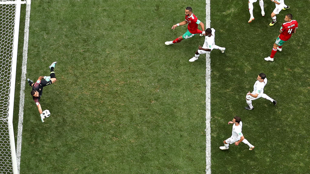 Rui Patrício fischt den Ball von der Linie