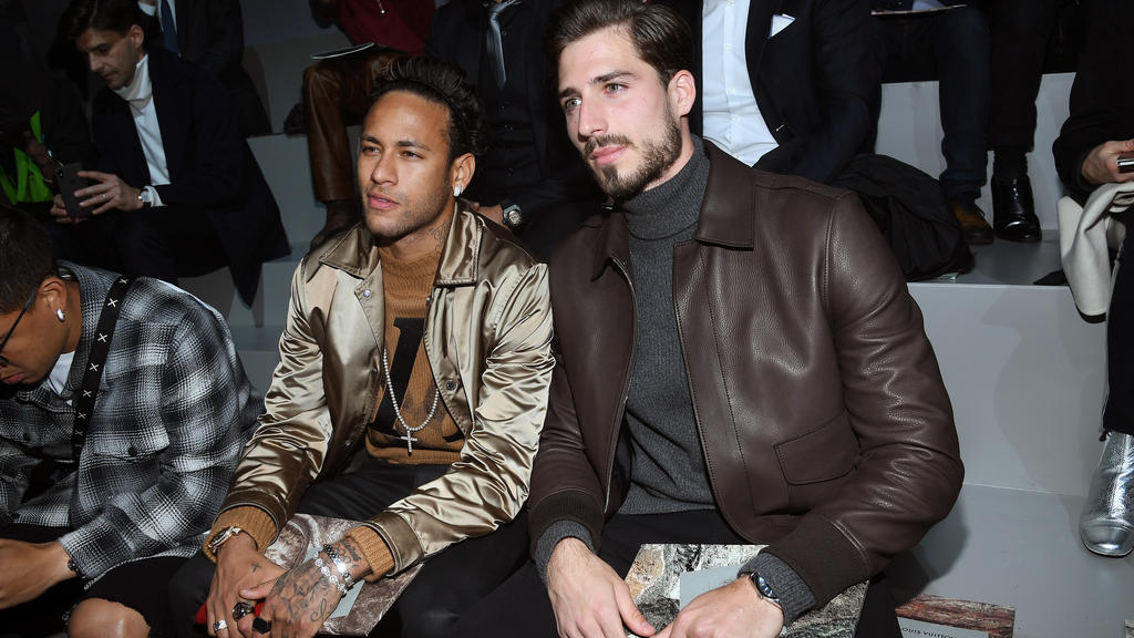 Kevin Trapp (r.) glänzt bei PSG nur noch abseits des Platzes